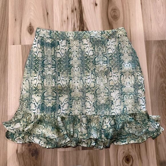 4SI3NNA Ruffle Green Python Print Mini Skirt size Small - Picture 2 of 5